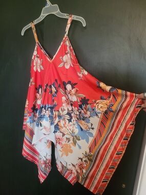 Unique Spectrum Floral Handkerchief Hem Boho Tank Top Women's Size Medium